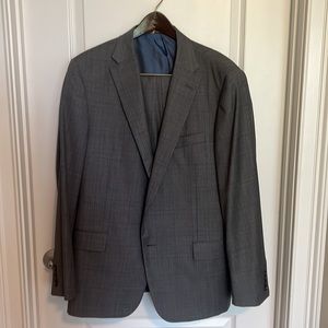 Hickey Freeman gray windowpane 44R Suit